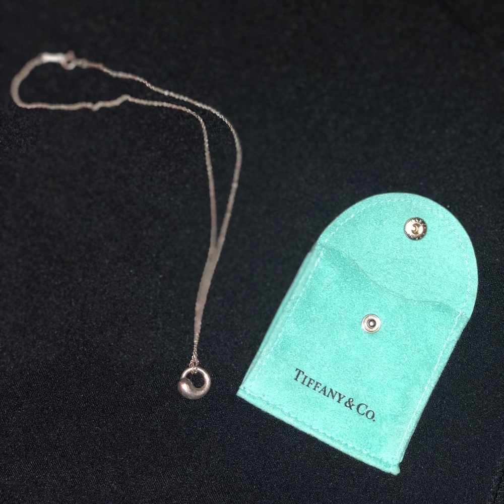 Tiffany’s pendant necklace